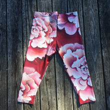 Load image into Gallery viewer, Amber Rose Capris Leggings