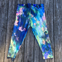 Load image into Gallery viewer, Dancing in Blue Capris Leggings