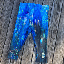 Load image into Gallery viewer, Ocean Dreams Capris Leggings