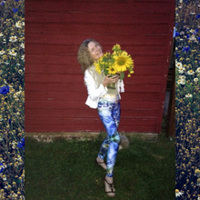 Load image into Gallery viewer, Butterfly Diva Leggings
