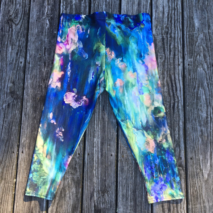 Dancing in Blue Capris Leggings