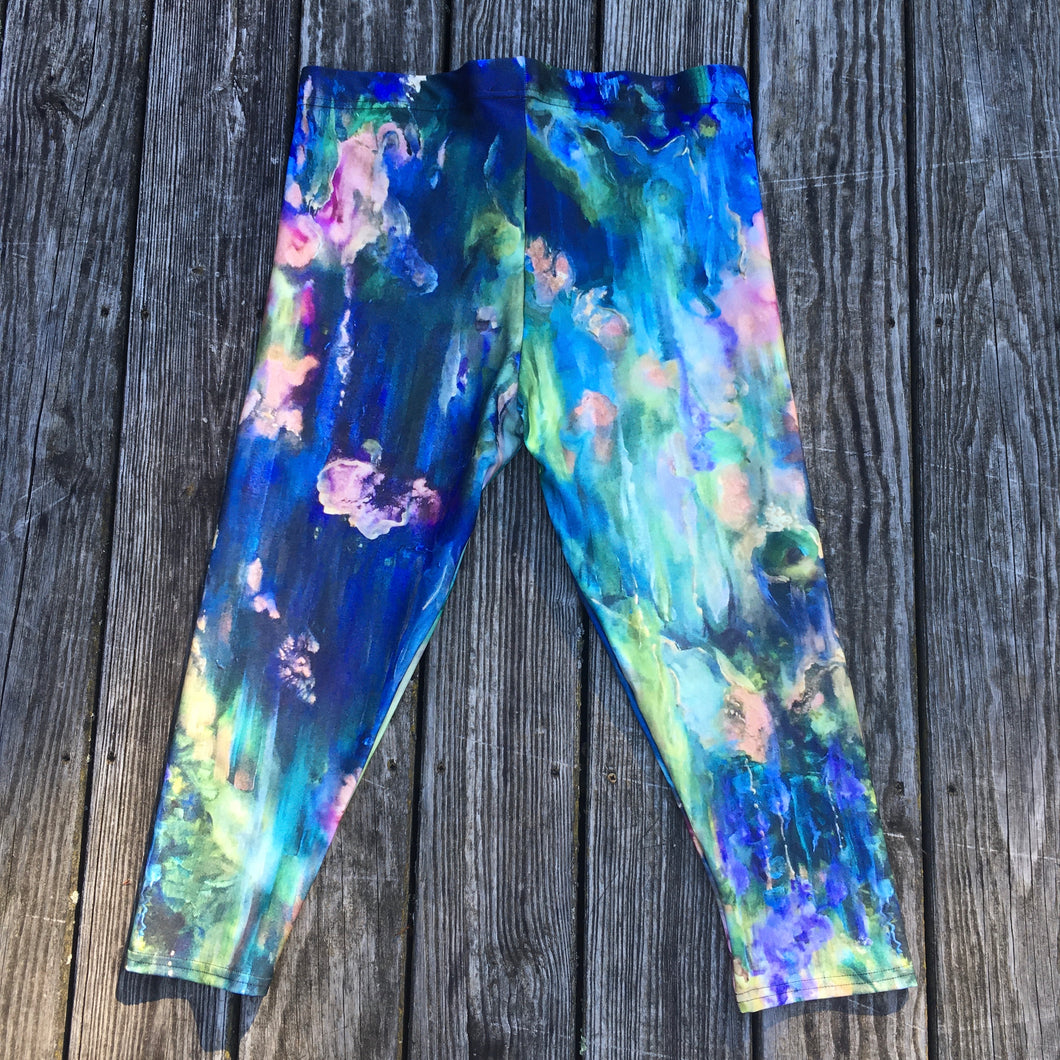 Dancing in Blue Capris Leggings