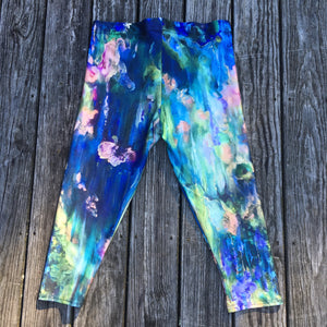 Dancing in Blue Capris Leggings